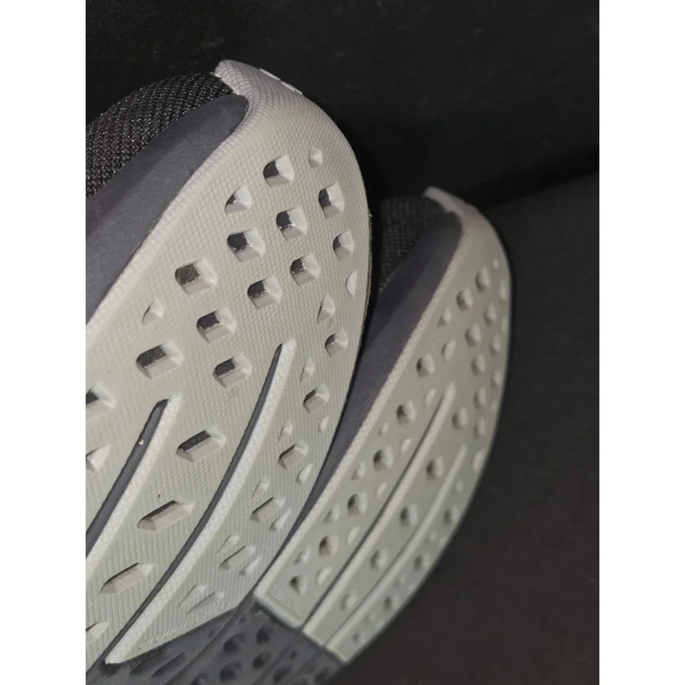 On Cloud Surfer Women's Running Shoes‎ Black US W7 Lightweight Swiss Engineering